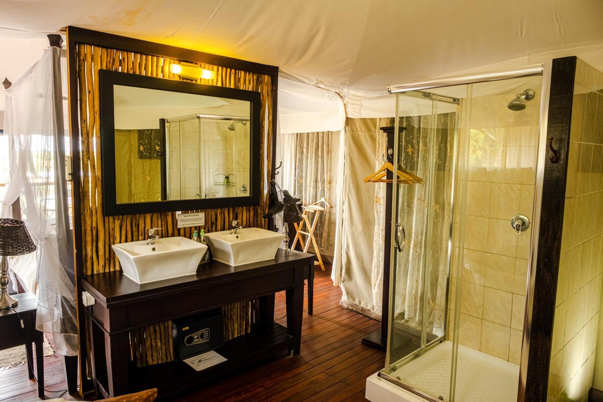 Taranga Safari Lodge Рунду Екстериор снимка